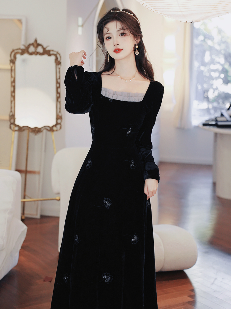 French Vintage Hepburn Style Velvet Embroidered Long Dress - Style 3dd575