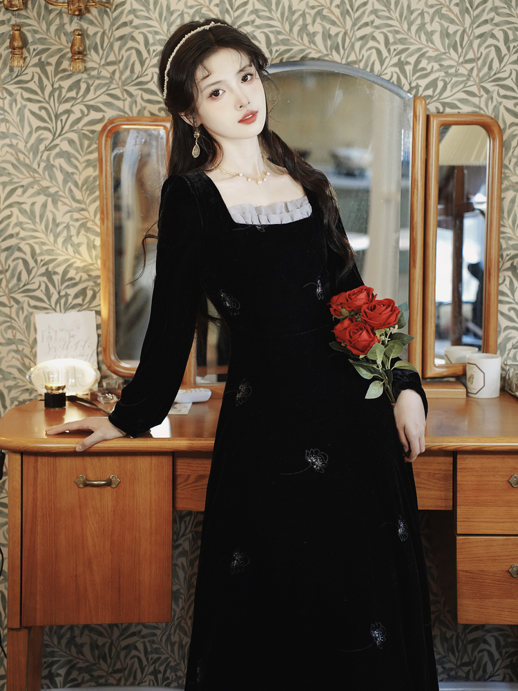 French Vintage Hepburn Style Velvet Embroidered Long Dress - Style 3dd575 - Image 4